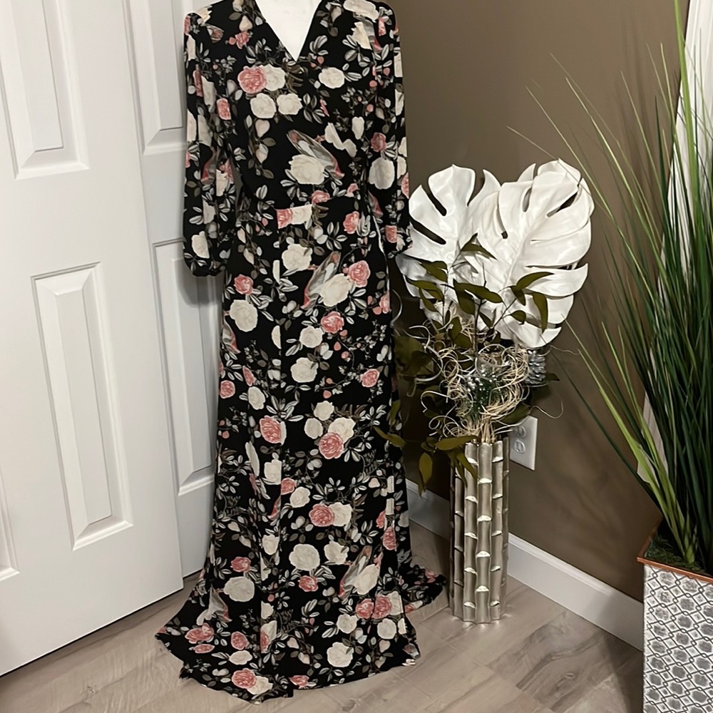 NY&CO Floral Wrap Dress- Like New Size Medium